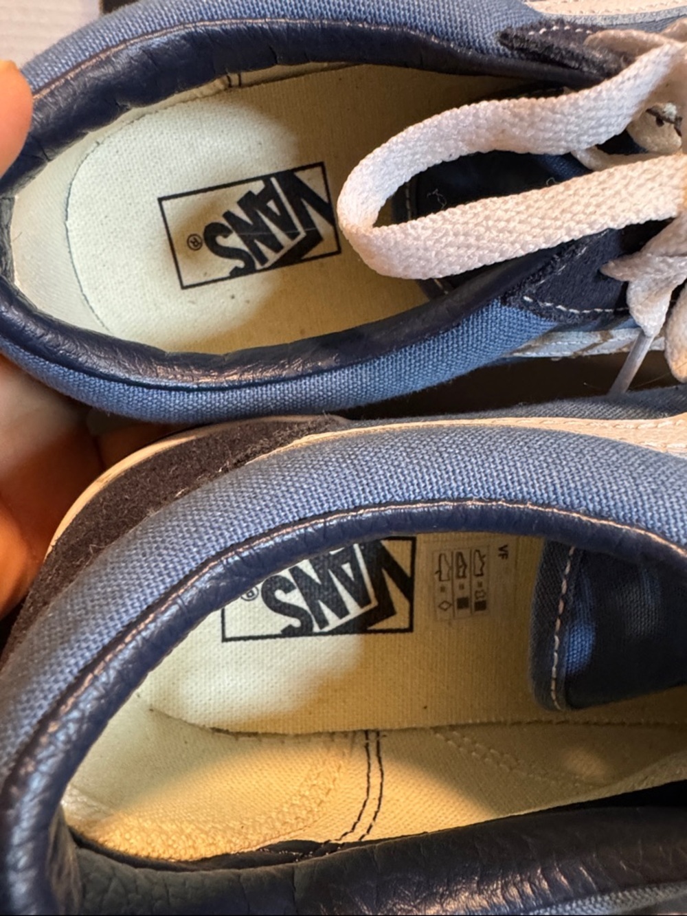Vans Low-Top Sneakers in Navy and Light Blue - Picture 8 of 9